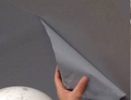 因空氣濕度大施工,附著力差